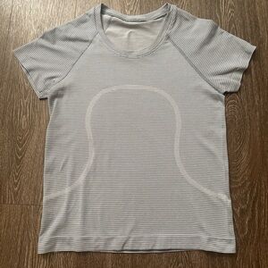 lululemon athletica Gray Striped Swiftly tech waist length